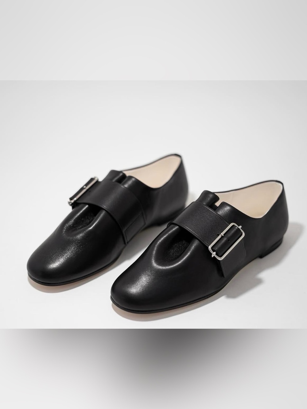 TOSHINOSUKE TAKEGAHARA BEAUTIFUL SHOES
"ONE-PIECE BELT SHOES"